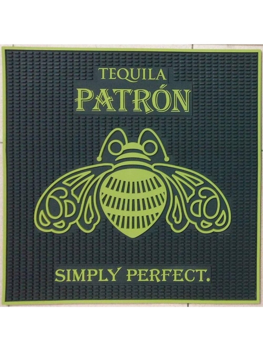 XL Professional Spill Mat for Bar & Wait Station - 17x17 Rubber Drip Coaster